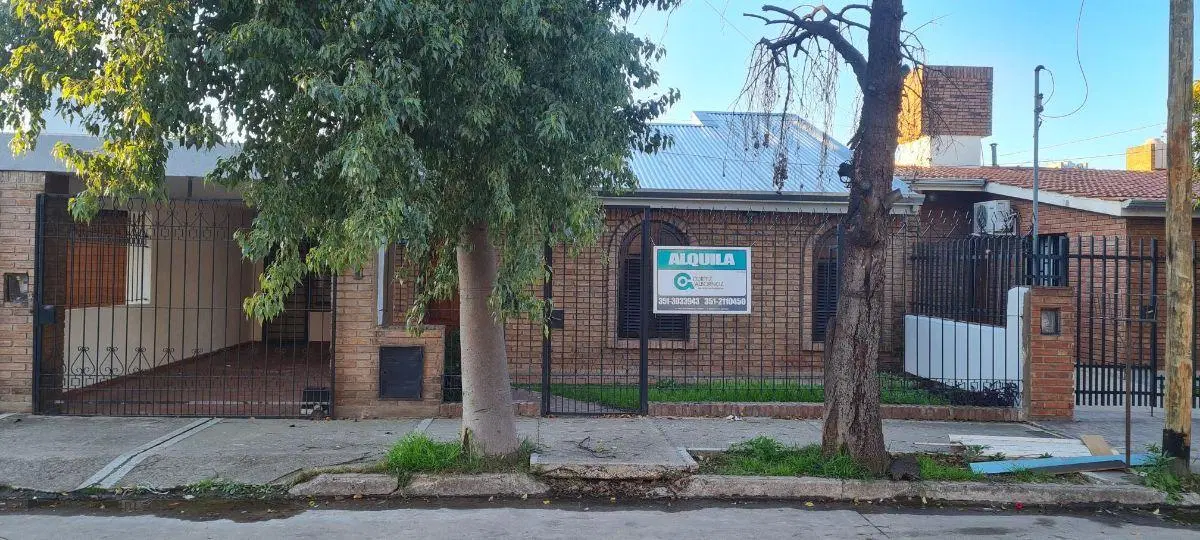 RESIDENCIAL VELEZ SARSFIELD CASA EN ALQUILER 5