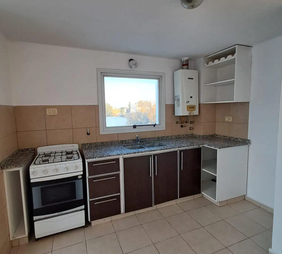 ALQUILO piso completo 2 dormitorios balcón asador barrio Alto Alberdi 2