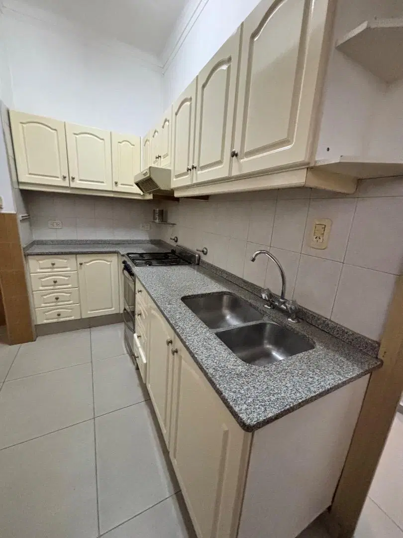 Hermosa casa en primer piso por escalera zona centro !! 4