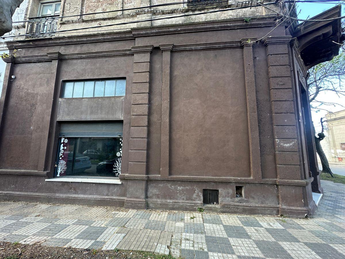 Foto de Local COmercial en esquina Capitan Samiento, imagen 3