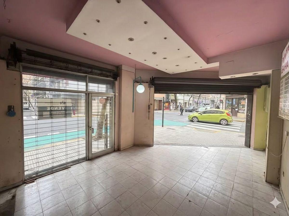 Foto de ¡LA ESQUINA QUE TU NEGOCIO NECESITA! Local en Esquina con Doble Frente, imagen 2