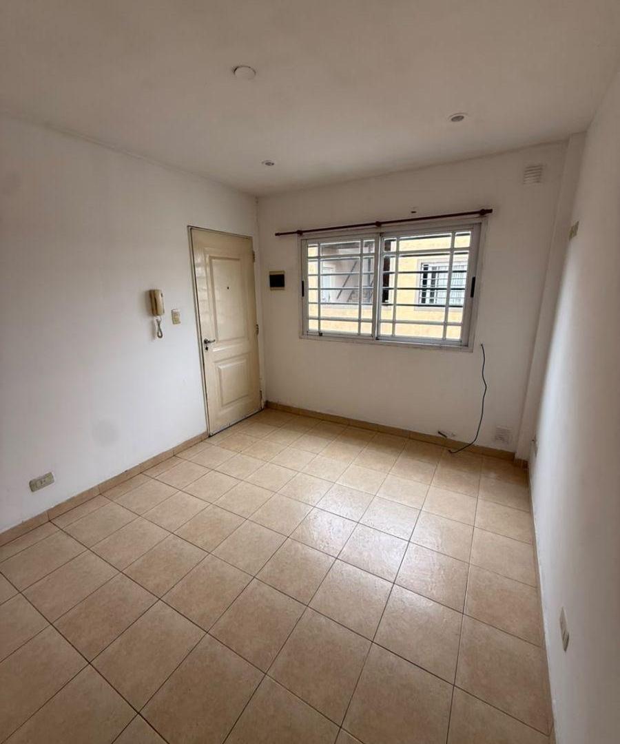Foto de PH de 28m² con 1 dormitorio en venta en Ramos Mejía, imagen 2