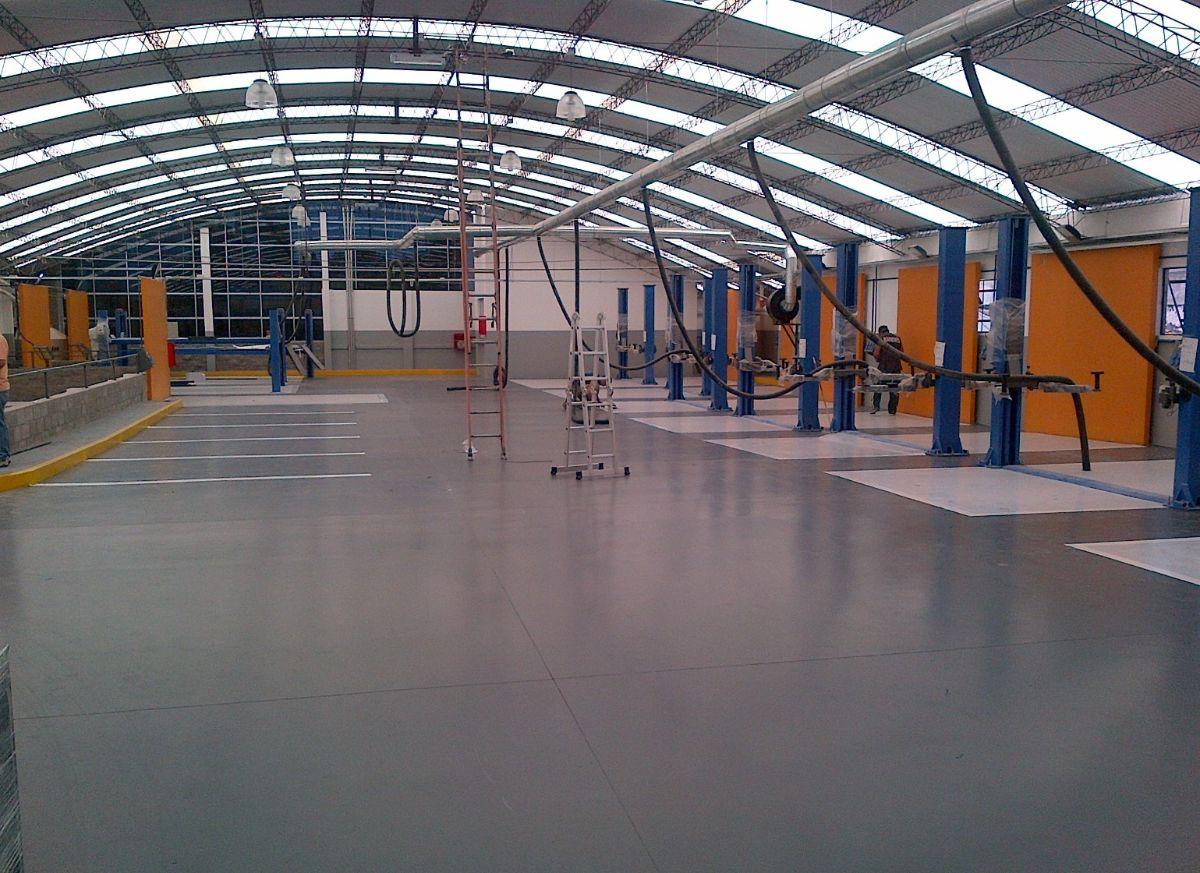 TRIPLE FRENTE - GRAN LOCAL EN 2 PLANTAS ACTUALMENTE TALLER SERVICE VW 2100M2
