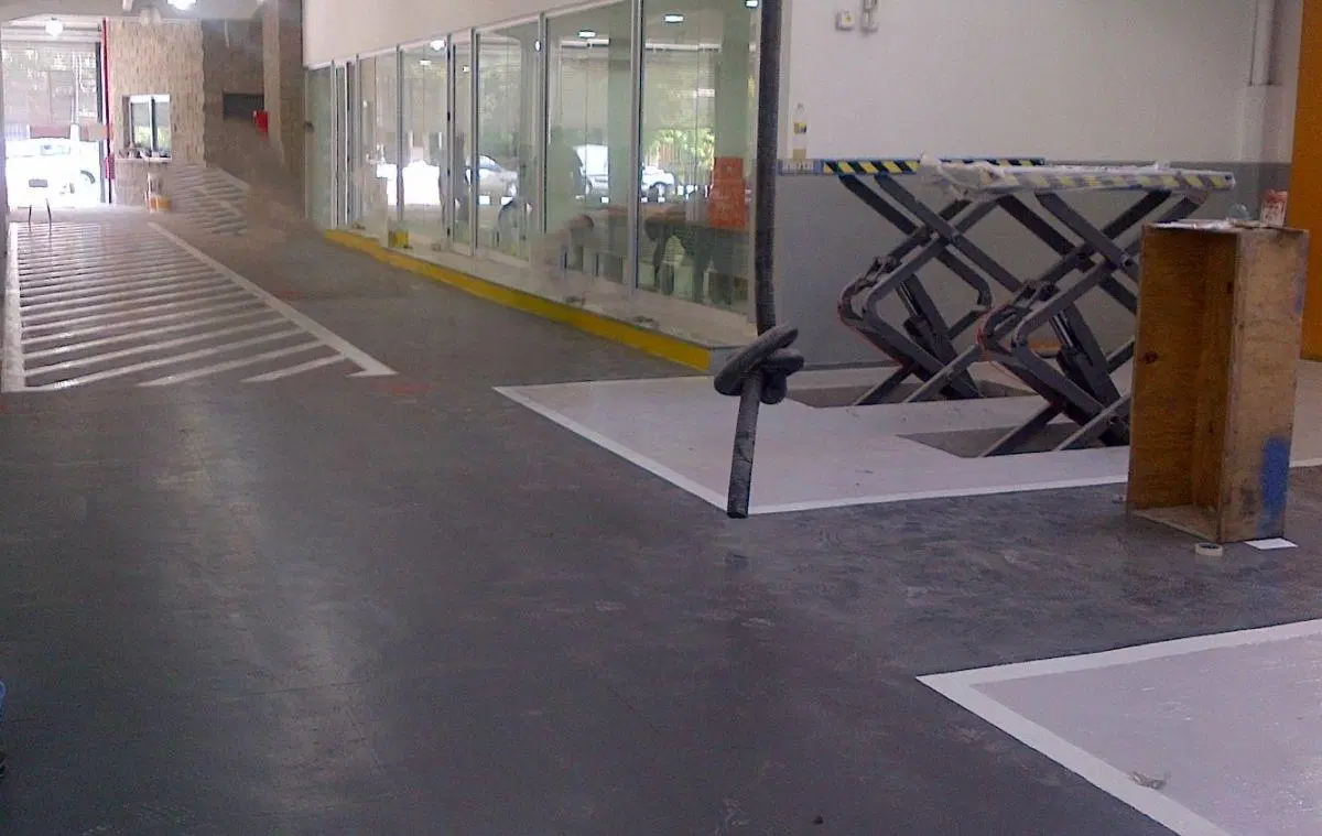 OFICINAS COMERCIALES / LOGISTICA SOBRE LOTE PROPIO DE 24 X 44 - SUPERFICIE 2.100 m2 4