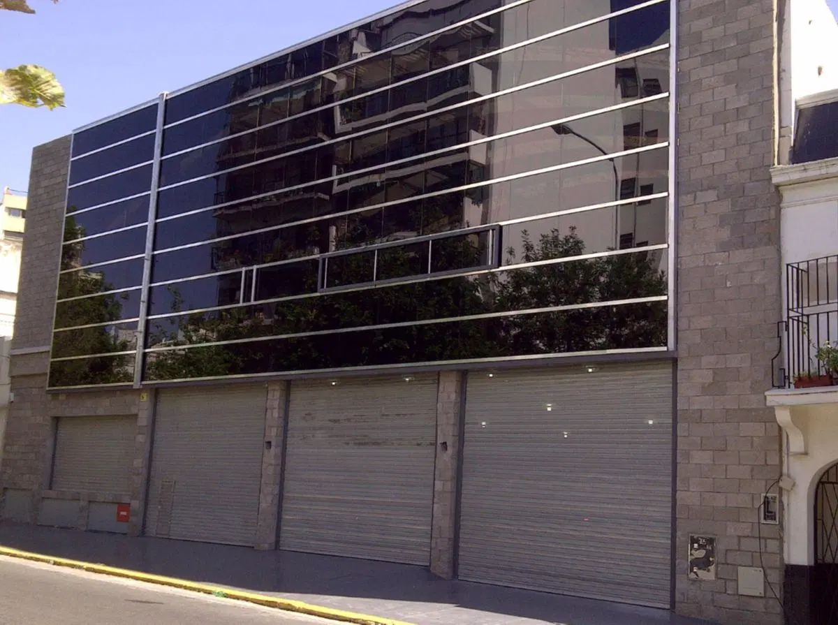 OFICINAS COMERCIALES / LOGISTICA SOBRE LOTE PROPIO DE 24 X 44 - SUPERFICIE 2.100 m2 3