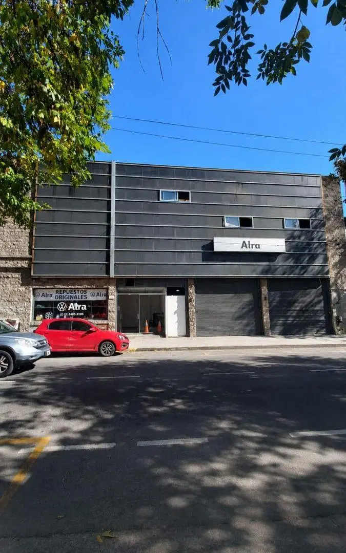 OFICINAS COMERCIALES / LOGISTICA SOBRE LOTE PROPIO DE 24 X 44 - SUPERFICIE 2.100 m2 2