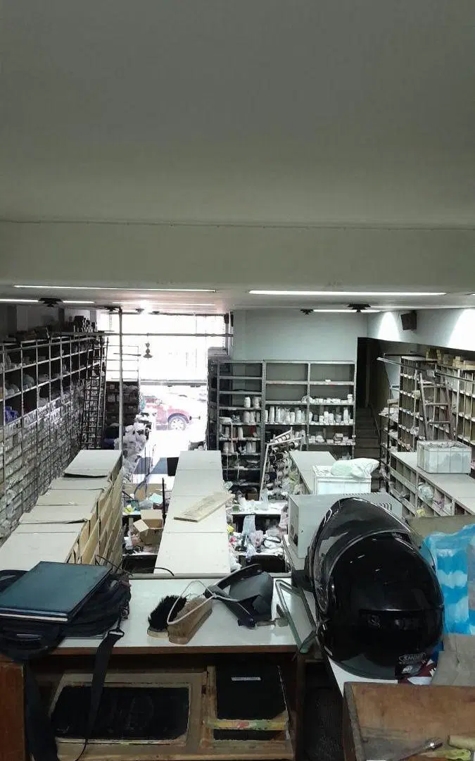 Alquiler Edificio Comercial con Local y Cocheras 3
