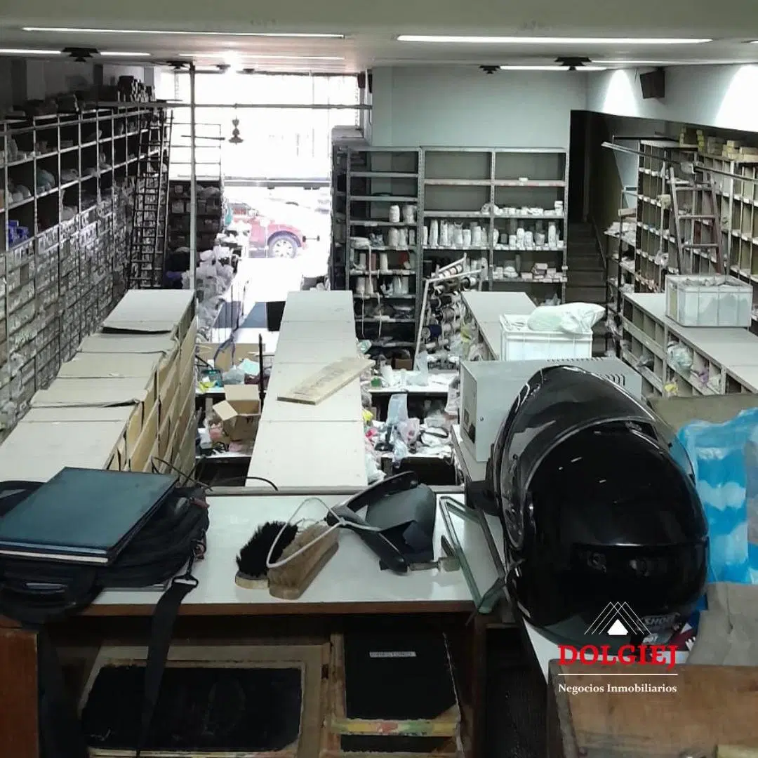 Alquiler Edificio Comercial con Local y Cocheras 2