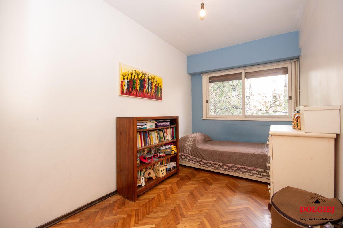 3 AMBIENTES CON BALCON AL FRENTE - - COCINA SEPARADA Y LAVADERO INDEPENDIENTE