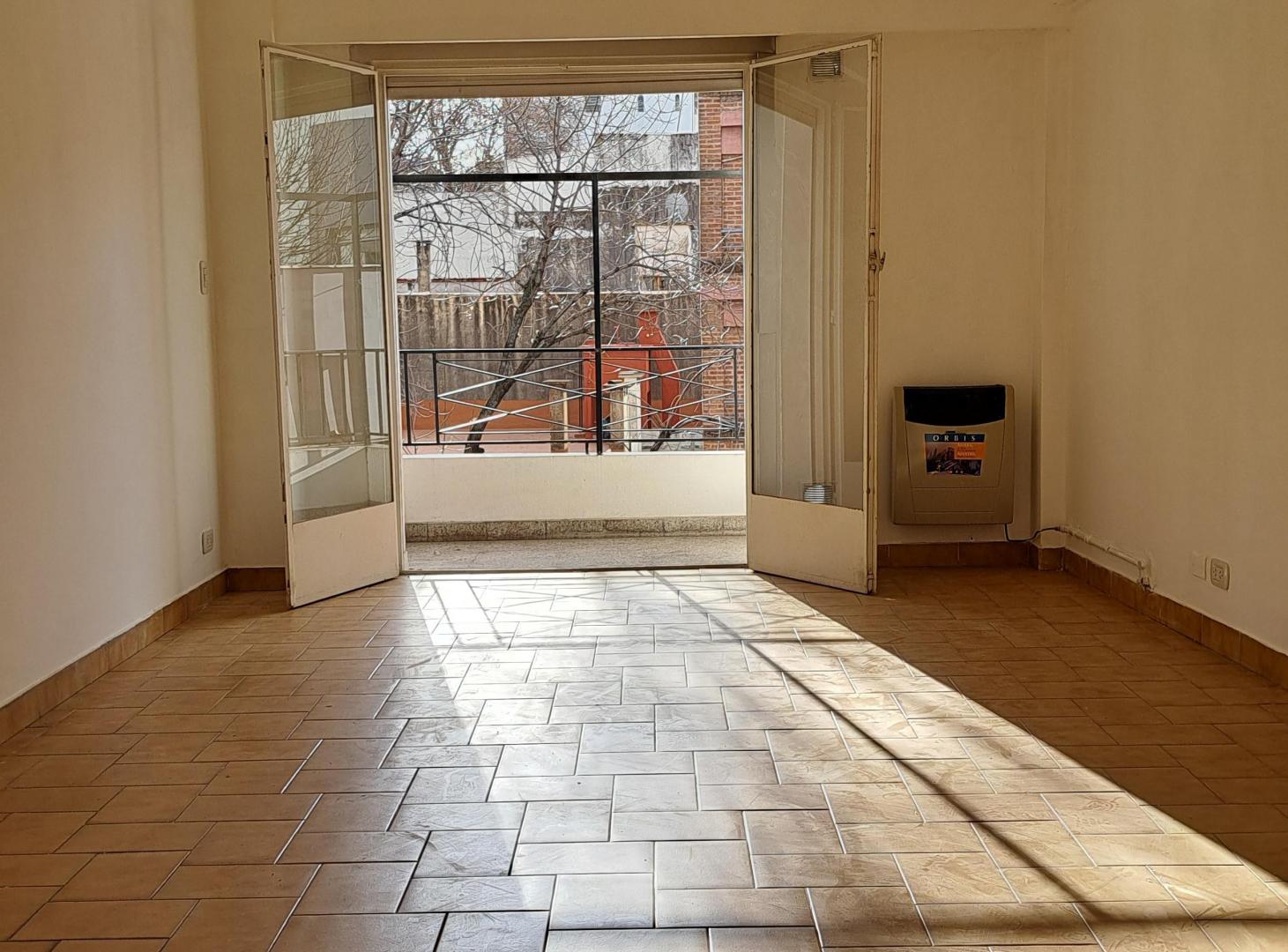 VENTA 3 AMBIENTES CON BALCÓN AL FRENTE/ 88 M2 .APTO CRÉDITO. CERCANIA SUBTE B METROBUS