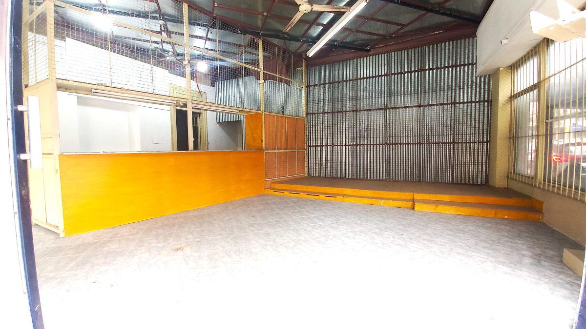 Foto de ALQUILER GRAN LOCAL EN ESQUINA 190M2 TOTALES - SIN EXPENSAS - ALQUILER, imagen 2