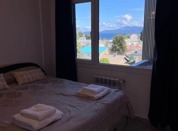 Foto de Venta Departamento 1 dormitorio centro – Con cochera y baulera – Apto, imagen 2