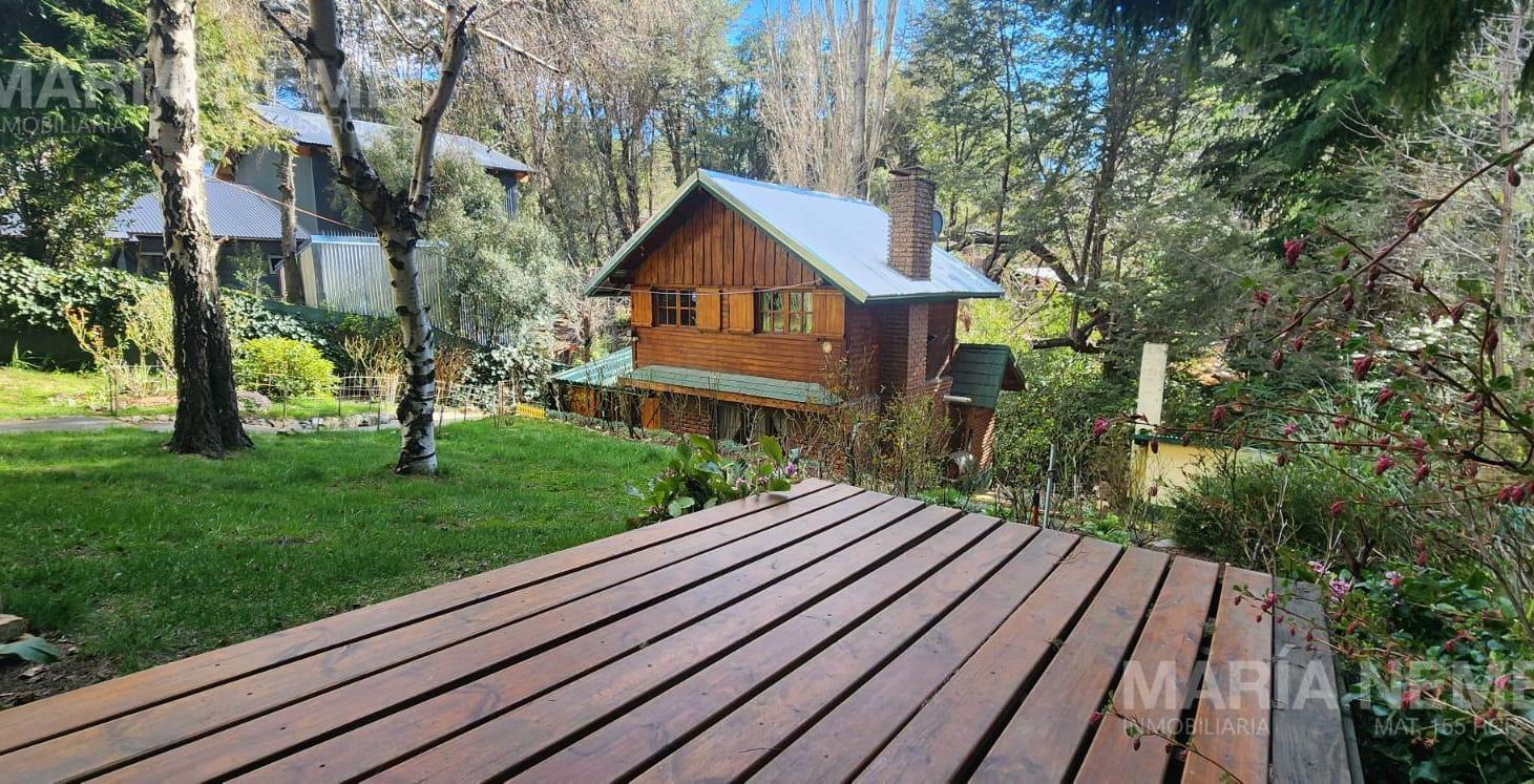 Foto de Casa con hermoso patio sobre av. Bustillo, imagen 5