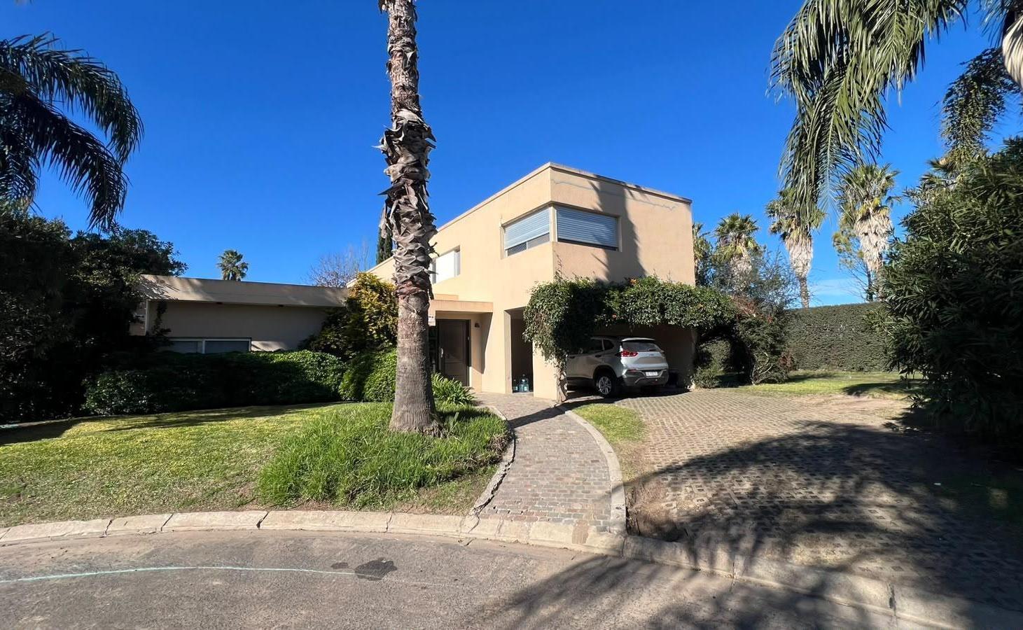 Foto de ALQUILO CASA EN FUNES HILLS SAN MARINO barrio privado, imagen 1