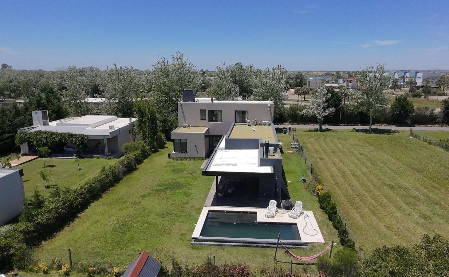Foto de amoblada alquiler Casa en Puerto Roldan, imagen 2