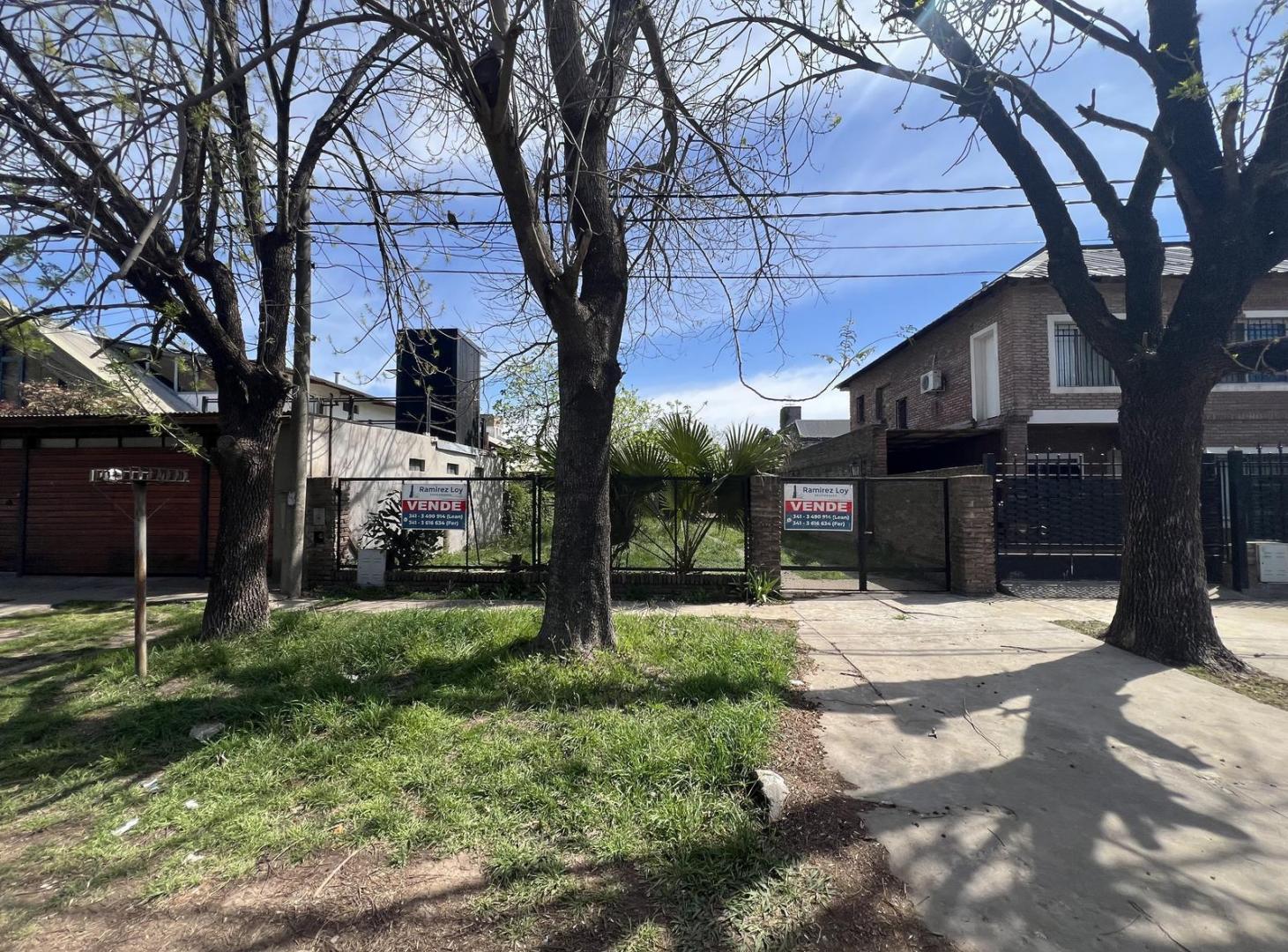 Foto de frente plaza don bosco ideal local, imagen 1