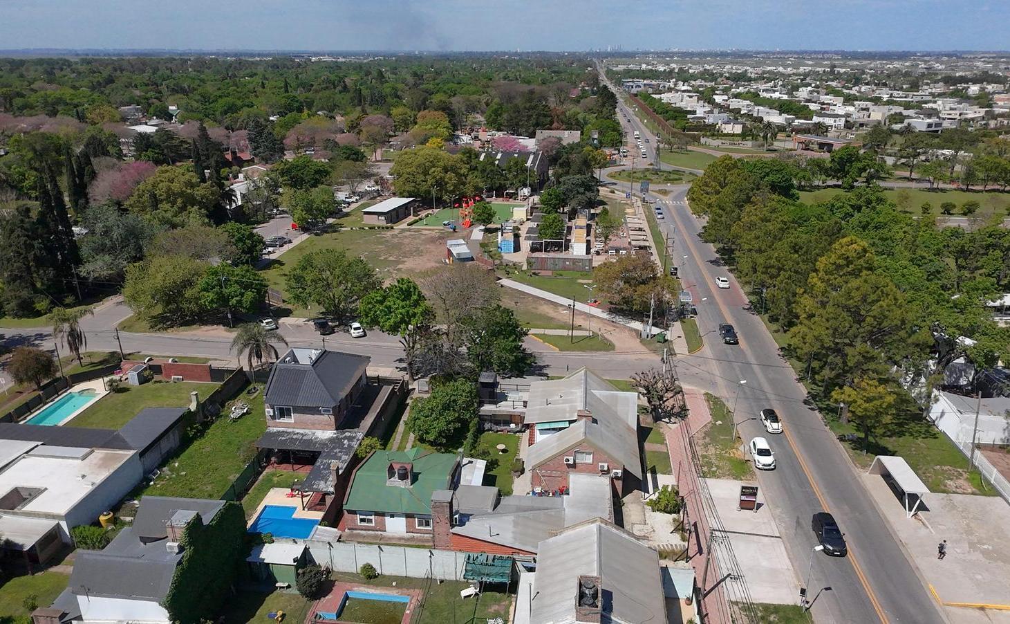 Foto de frente plaza don bosco ideal local, imagen 4