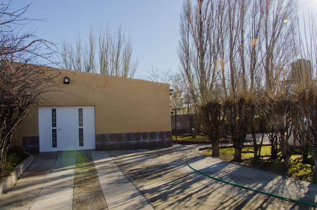 Gran Casa en Cañadon Seco, Amplia y con Quincho Independient 1