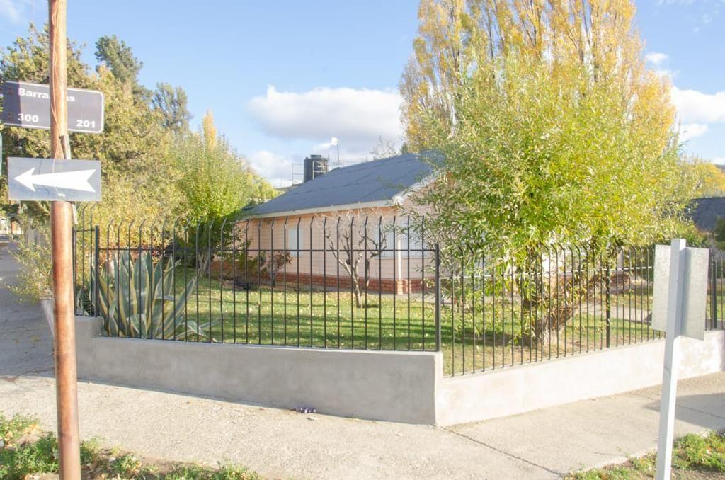 Gran Casa en Cañadon Seco, Amplia y con Quincho Independient 2