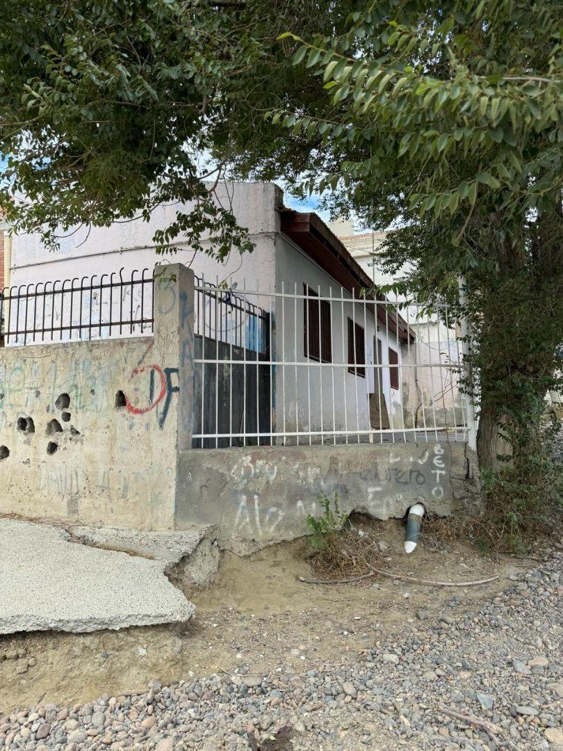 Venta Casa y Galpon, Esquina, Bº 3 de Febrero, Caleta Olivia 2