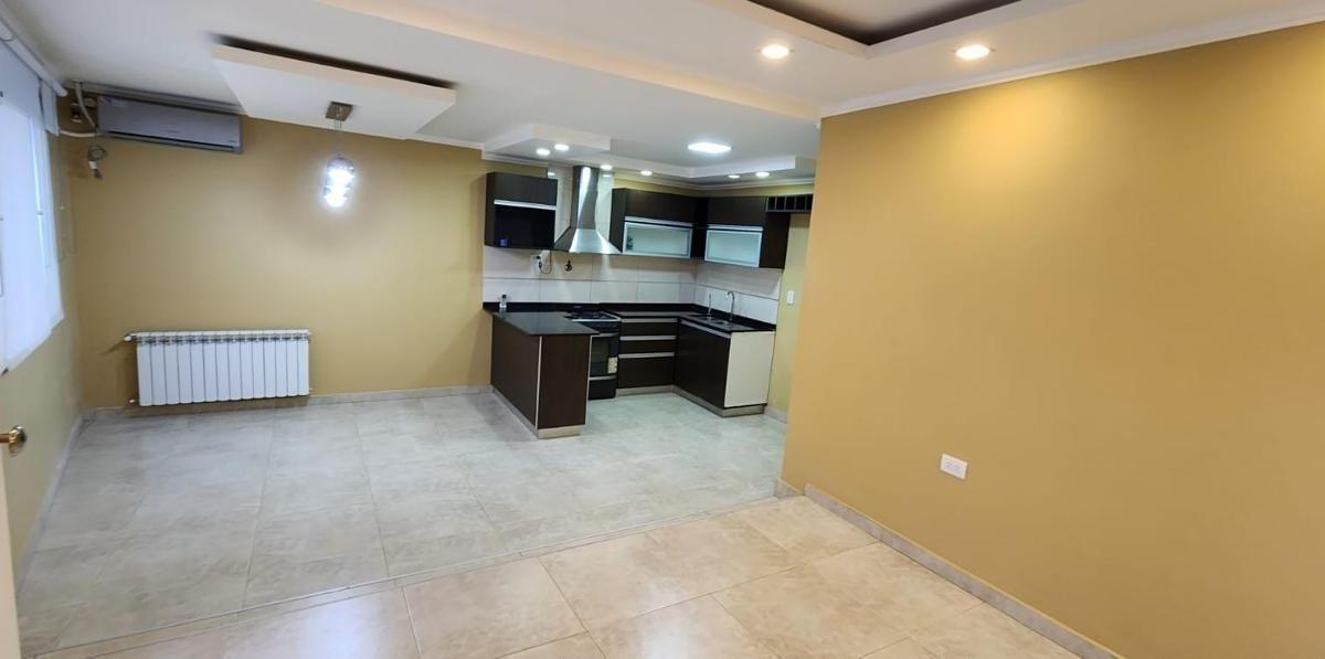 Venta Casa 3 Ambientes C/ Cochera, Cañadon Seco 3