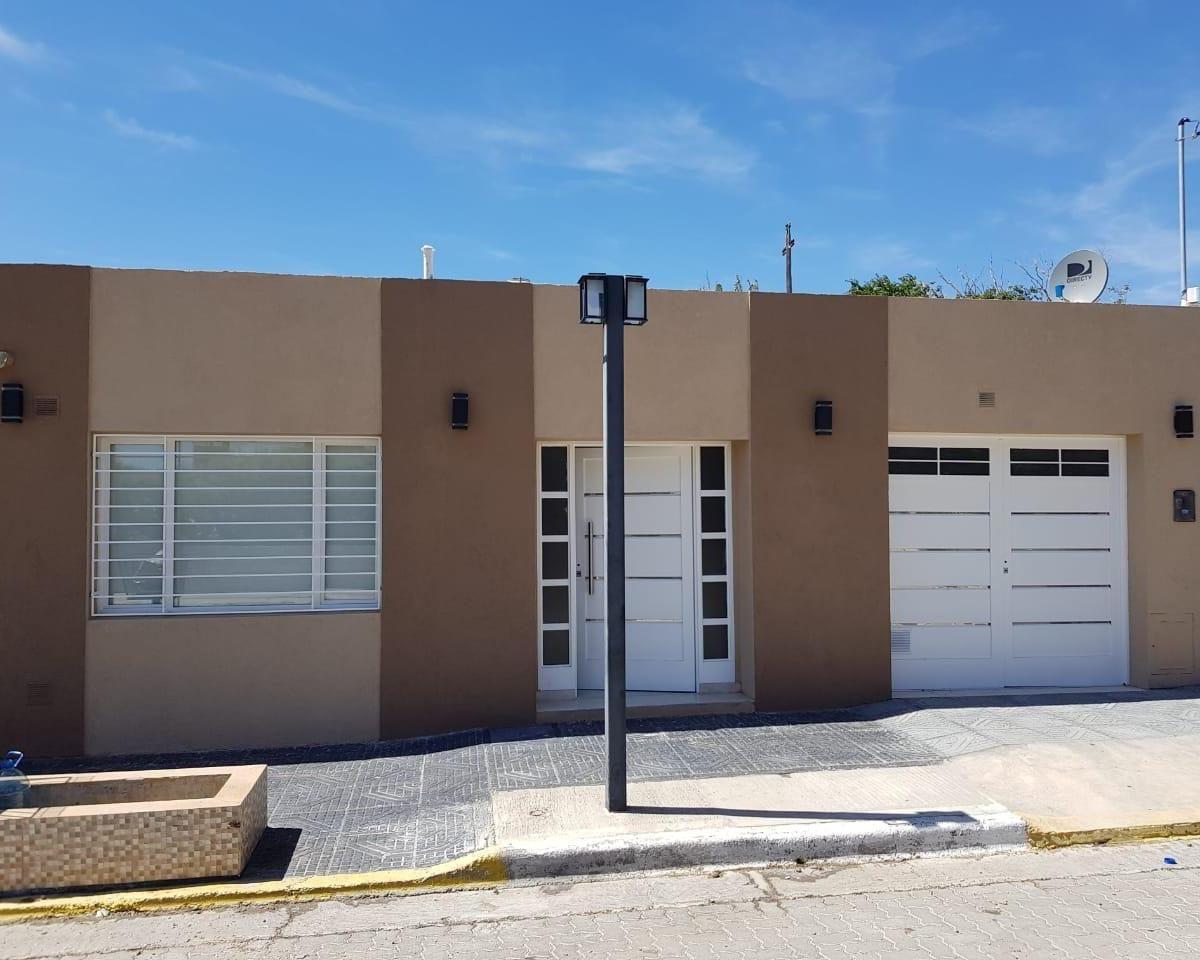 Venta Casa 3 Ambientes C/ Cochera, Cañadon Seco 2