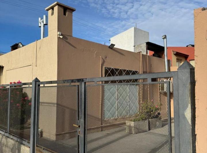 Venta de LOCAL y CASA céntrica en Caleta Olivia 3