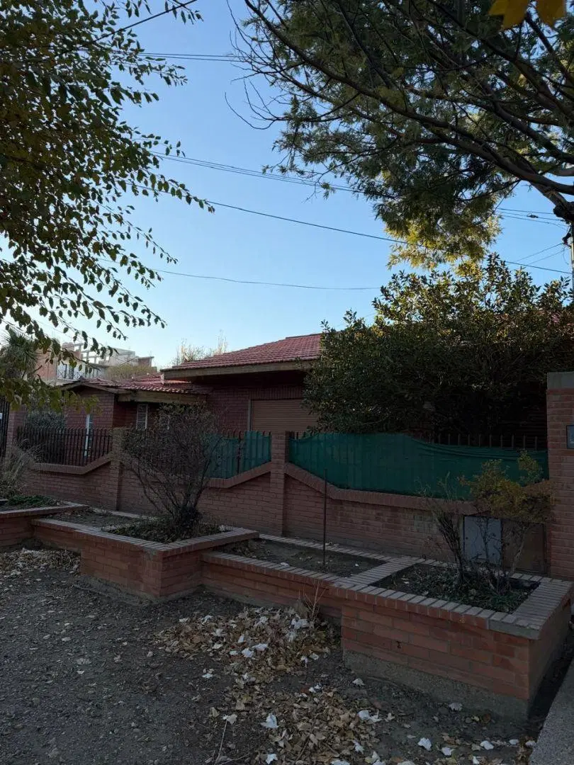 Oportunidad! Venta Casa 3 ambientes + 2 Deptos, centro, Caleta Olivia 2