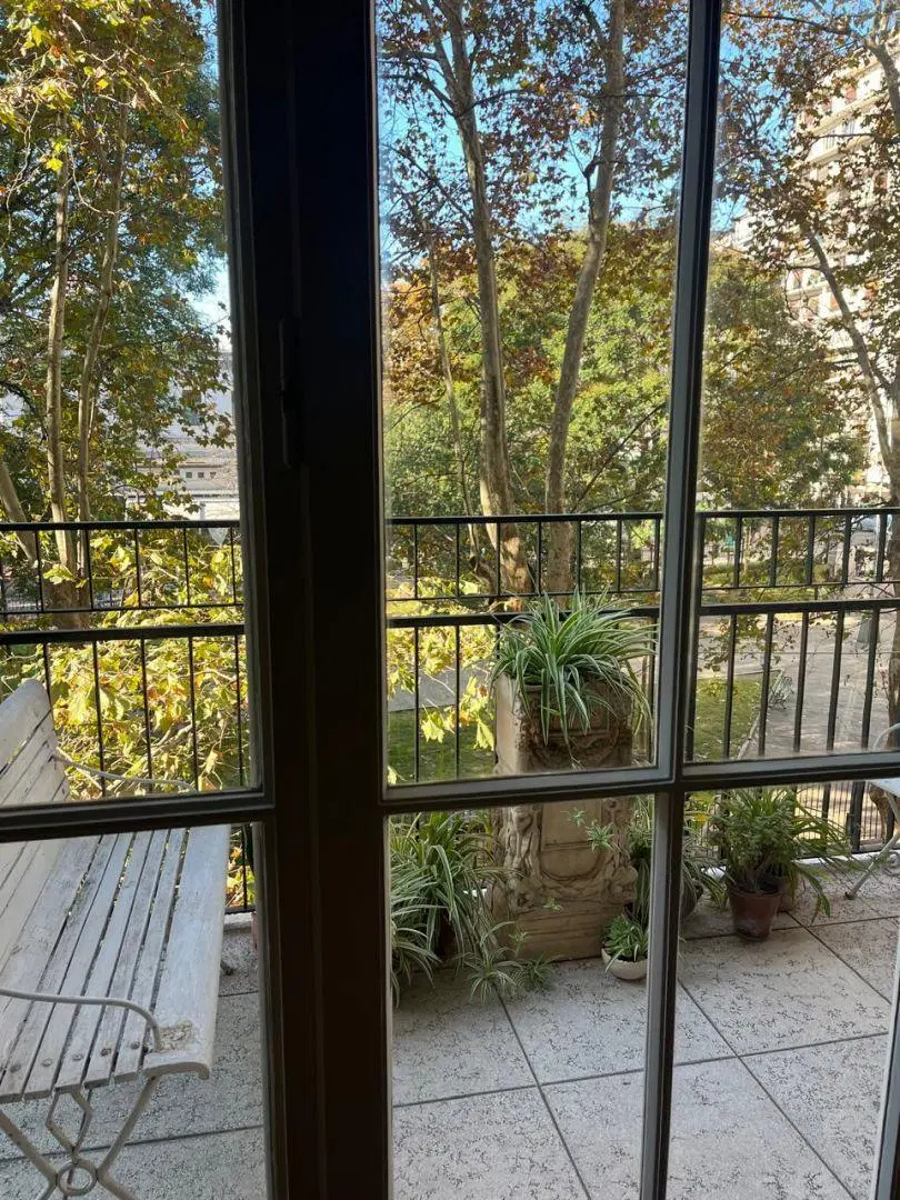 Venta exclusivo piso de categoría vista plaza Barrientos,  RECOLETA 2
