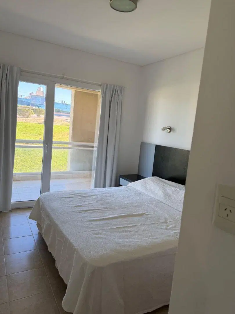 VENTA DEPTO 3 AMB C/ PARRILLA + COCHERA CUBIERTA, LAS GRUTAS 3
