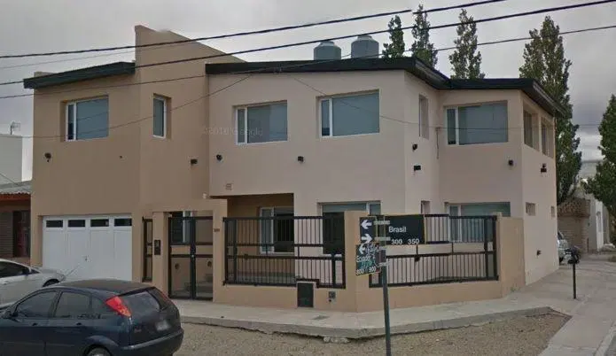 venta casa 4 ambientes, 2 plantas, garaje parrila, Mirador, Caleta Olivia 4