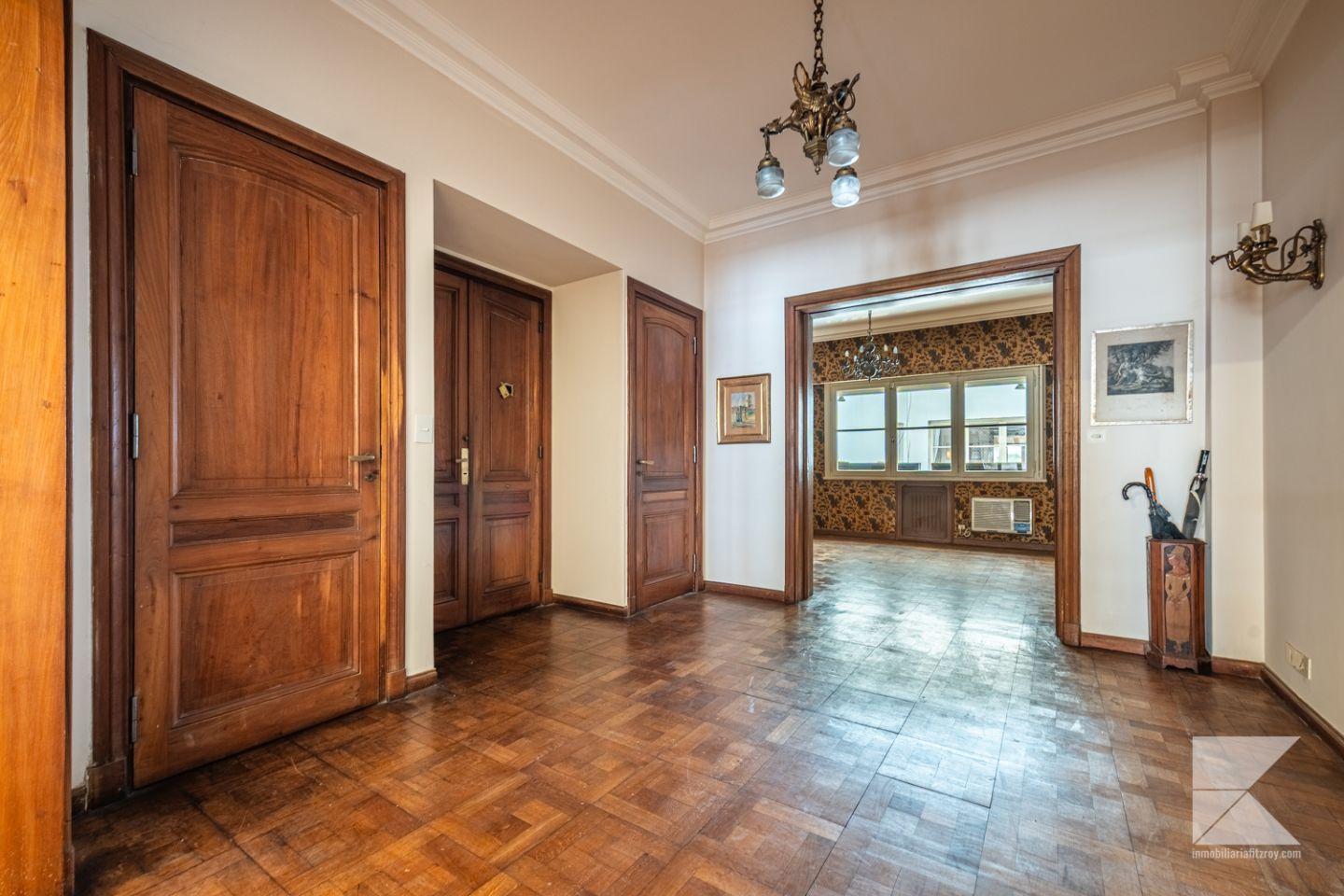 Foto de VENTA piso de categoría de 4 ambientes con dependencias, Recoleta, imagen 1