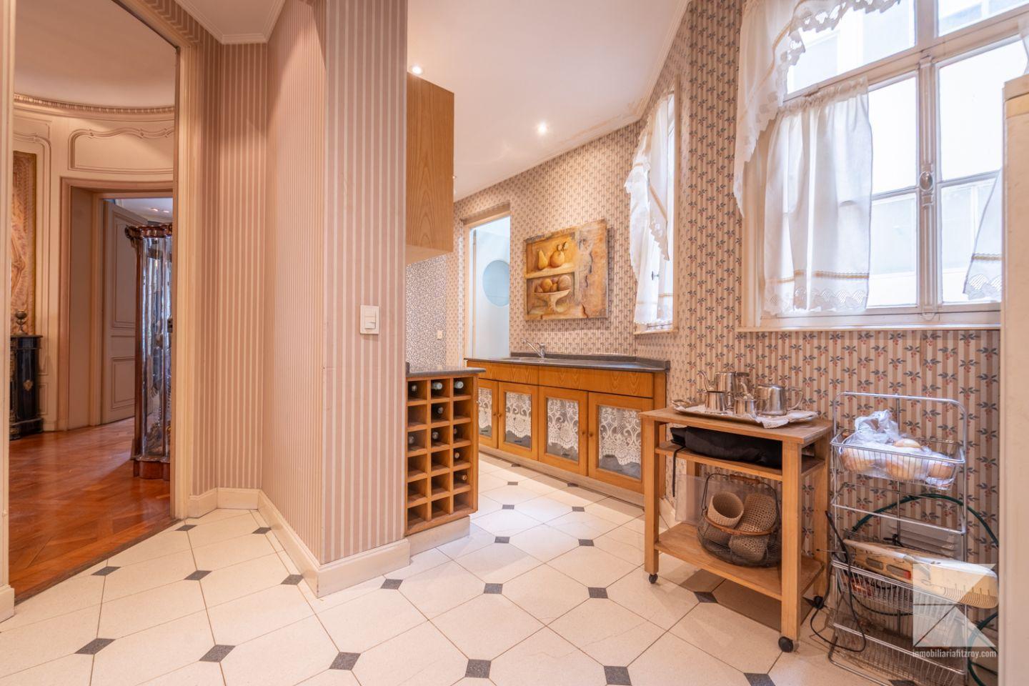Foto de Venta de Tesoro arquitectónico francés en Juncal 900, 380m2, Recoleta, imagen 3