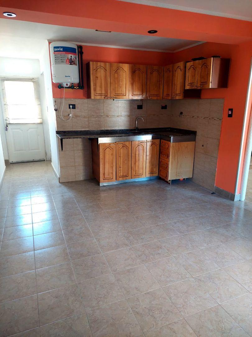 Foto de Venta de Casa 3 AMBIENTES en B° CALAFATE, LAS HERAS, imagen 3