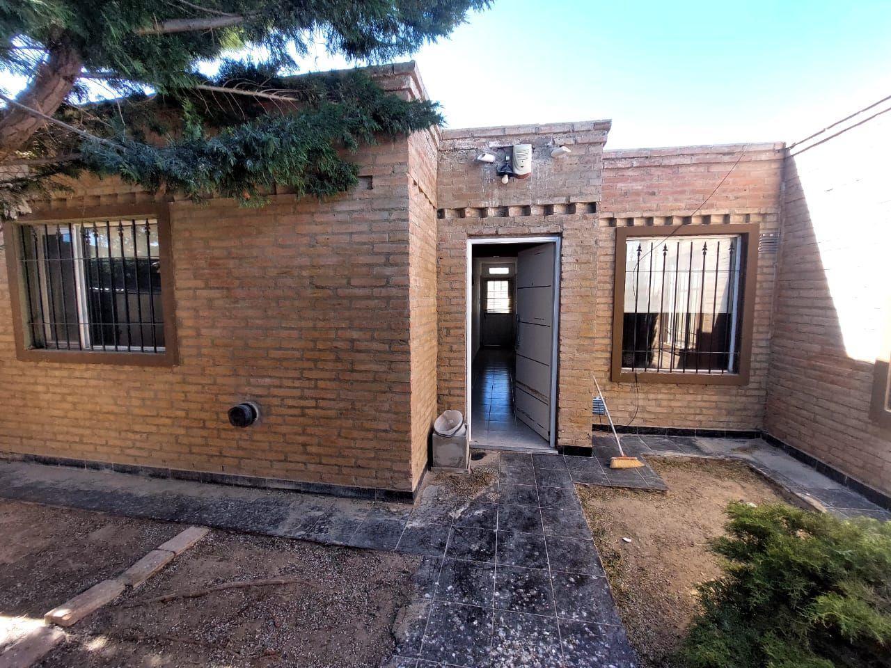 Foto de Venta de Casa 3 AMBIENTES en B° CALAFATE, LAS HERAS, imagen 1