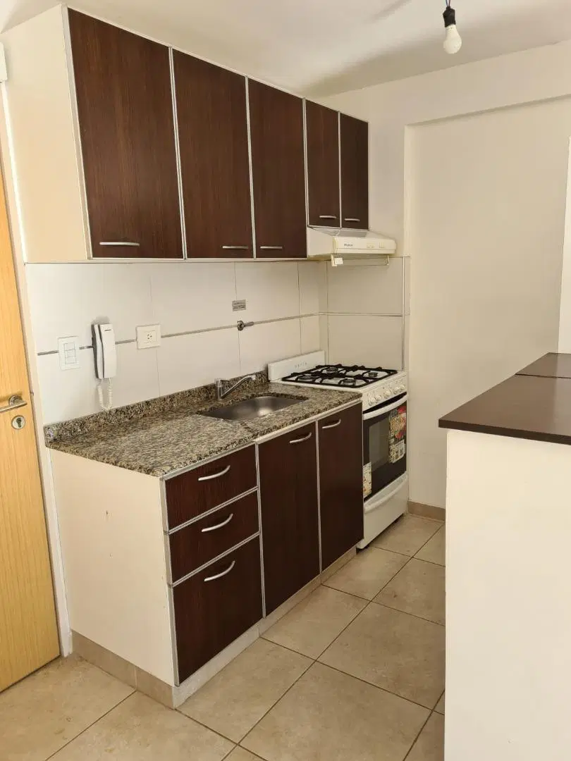 Villa Luro Monoambiente Divisible al Frente 3