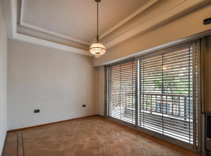 VENTA PH 7 AMBIENTES VELEZ SARSFIELD CON COCHERA 3