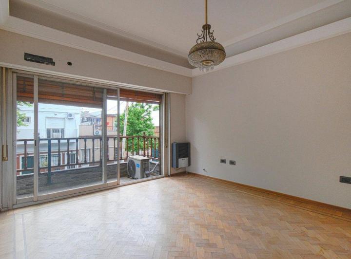 VENTA PH 7 AMBIENTES VELEZ SARSFIELD CON COCHERA 3