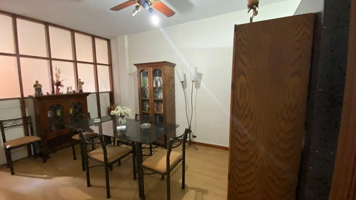 VENTA OFICINA 1 PISO CENTRO DE MORON 2