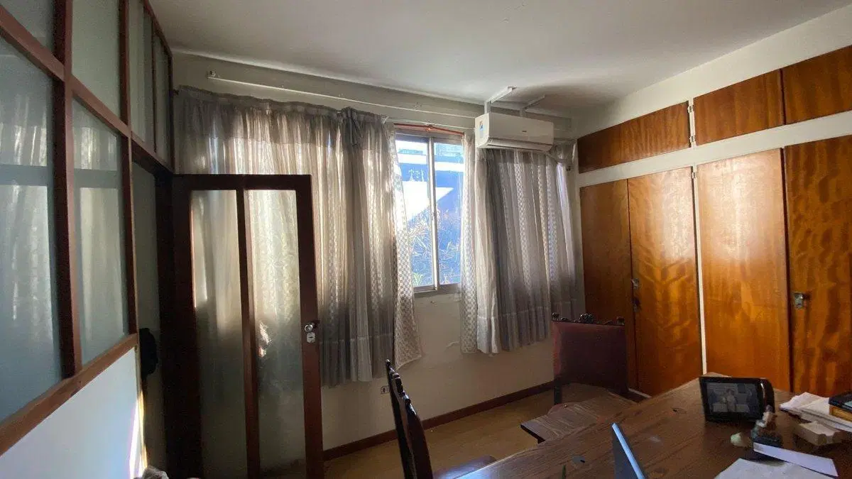 VENTA OFICINA 1 PISO CENTRO DE MORON 4