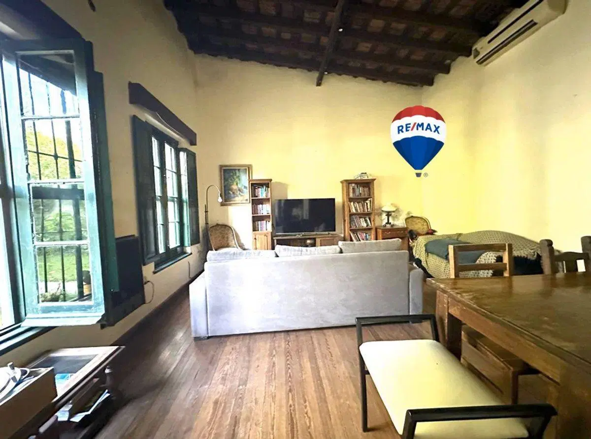 VENTA CASA 4 AMBIENTES, QUINCHO Y PARQUE LAS HERAS 2