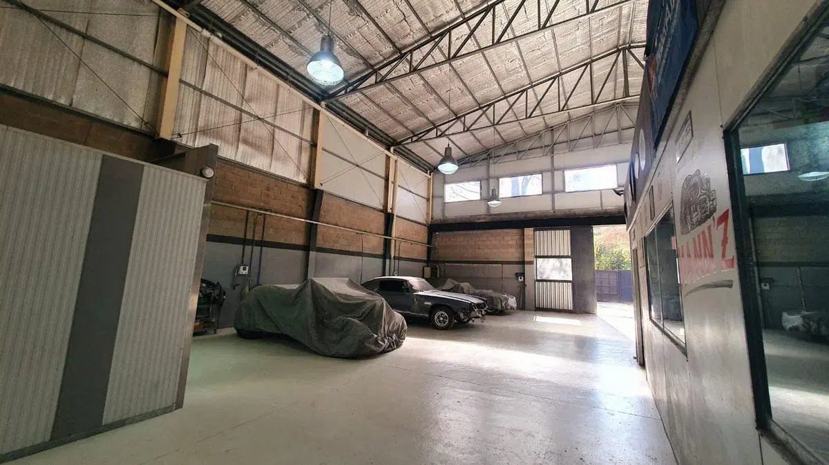 Venta Galpones en Parque Leloir 3