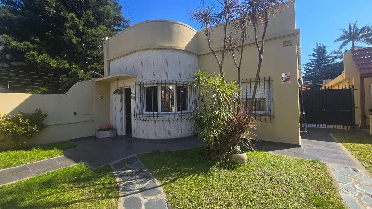 VENTA CASA MONTE CASTRO DOBLE LOTE FONDO LIBRE 2