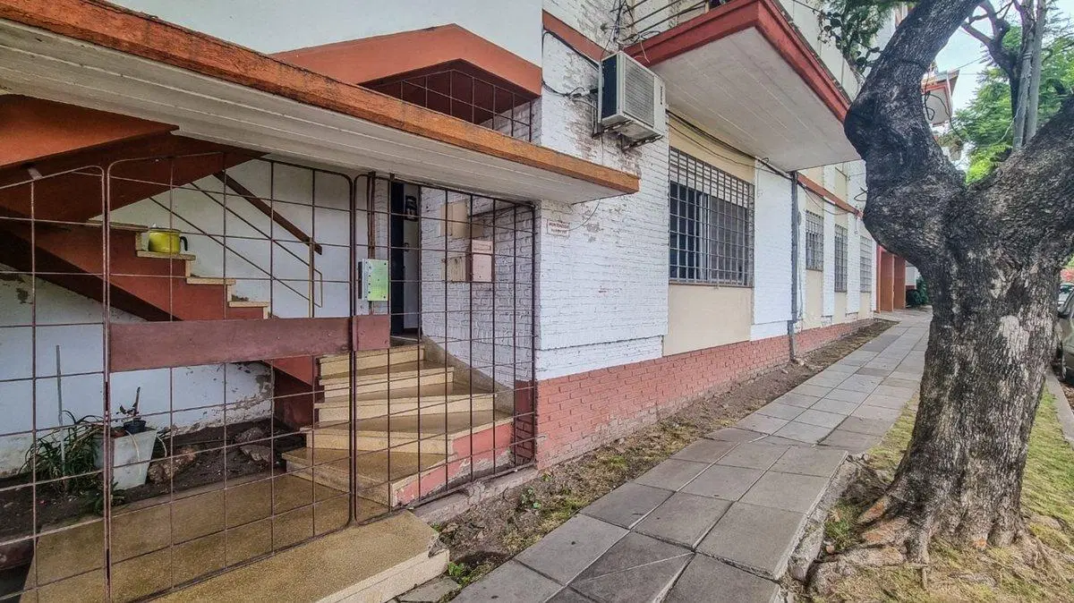 VENTA PH 3 AMBIENTES BERNAL APTO CREDITO FRENTE 2