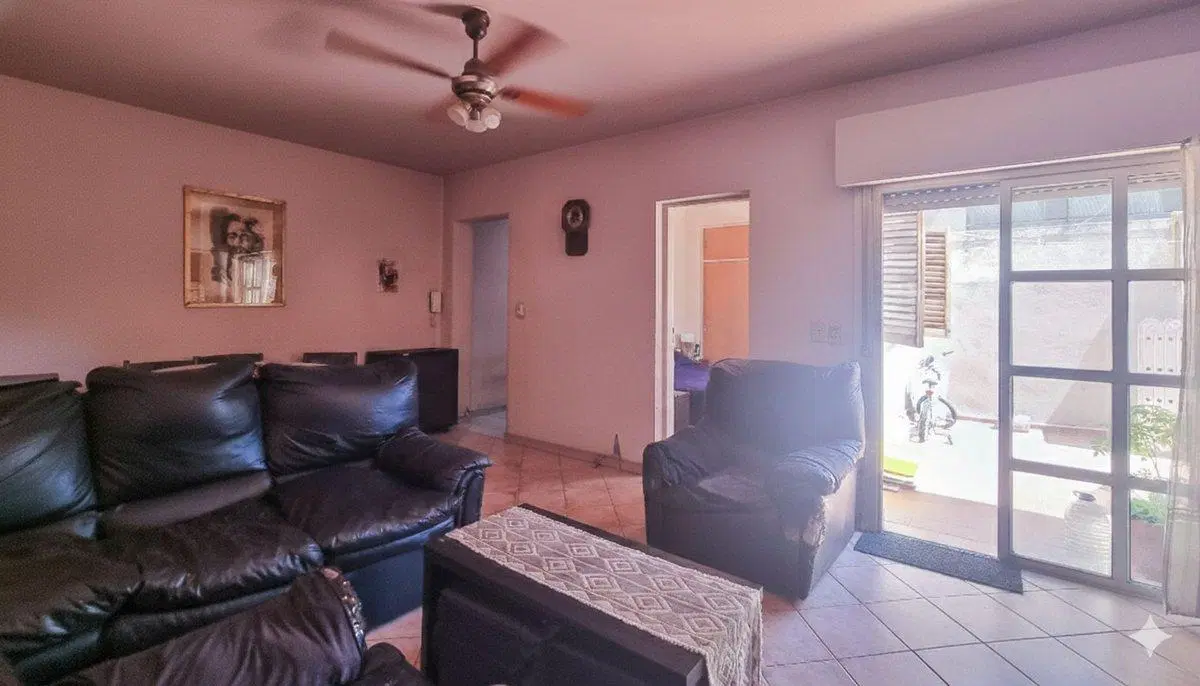 VENTA PH 4 AMBIENTES EN MONTE CASTRO CON PATIO 2