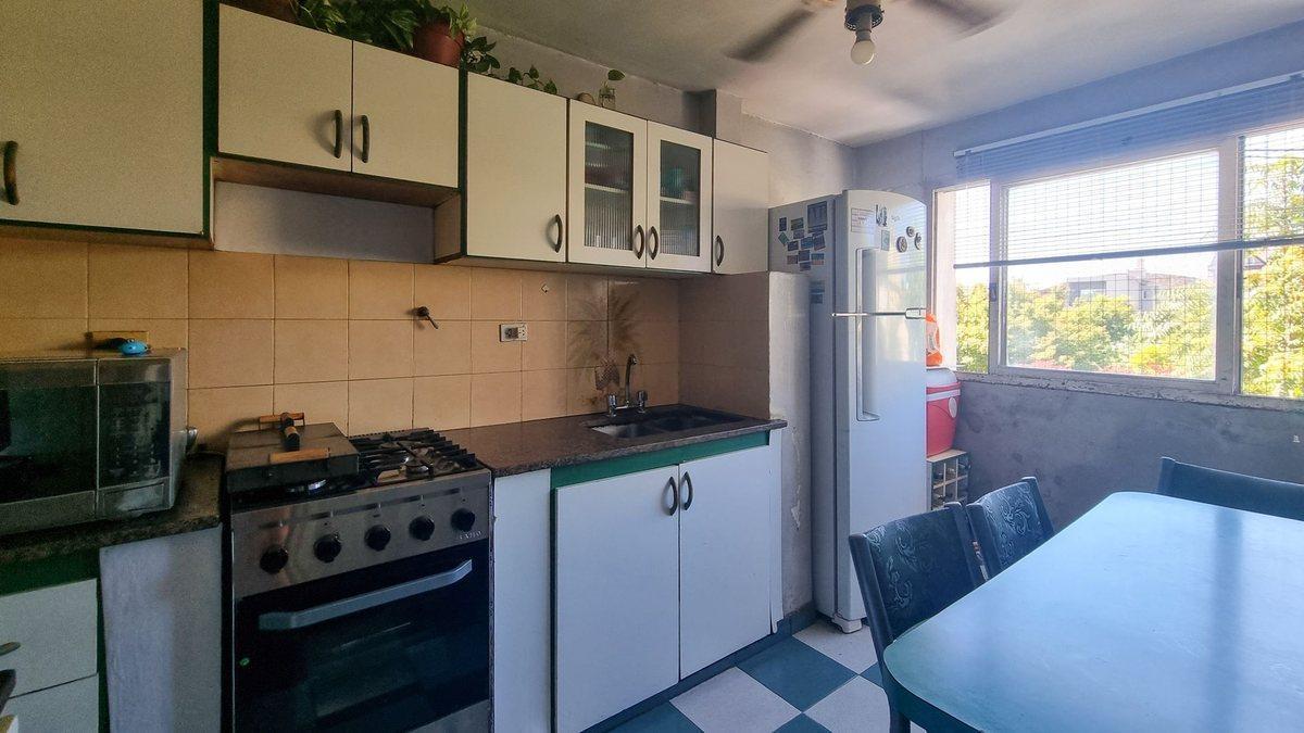 VENTA PH 4 AMBIENTES EN MONTE CASTRO CON PATIO