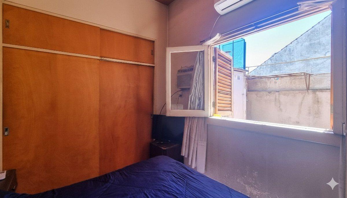 VENTA PH 4 AMBIENTES EN MONTE CASTRO CON PATIO