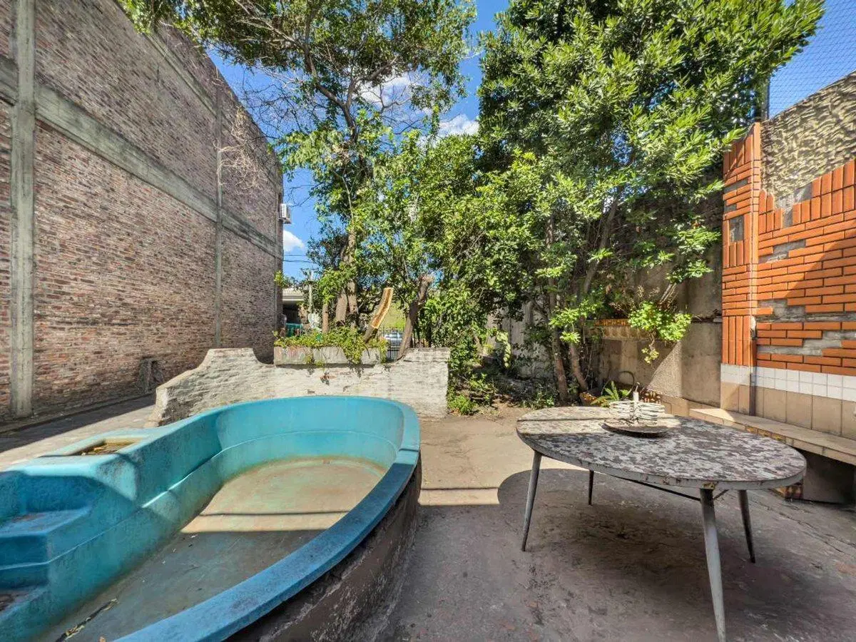 VENTA CASA 5 AMBIENTES CIUDADELA PARQUE Y PILETA 5