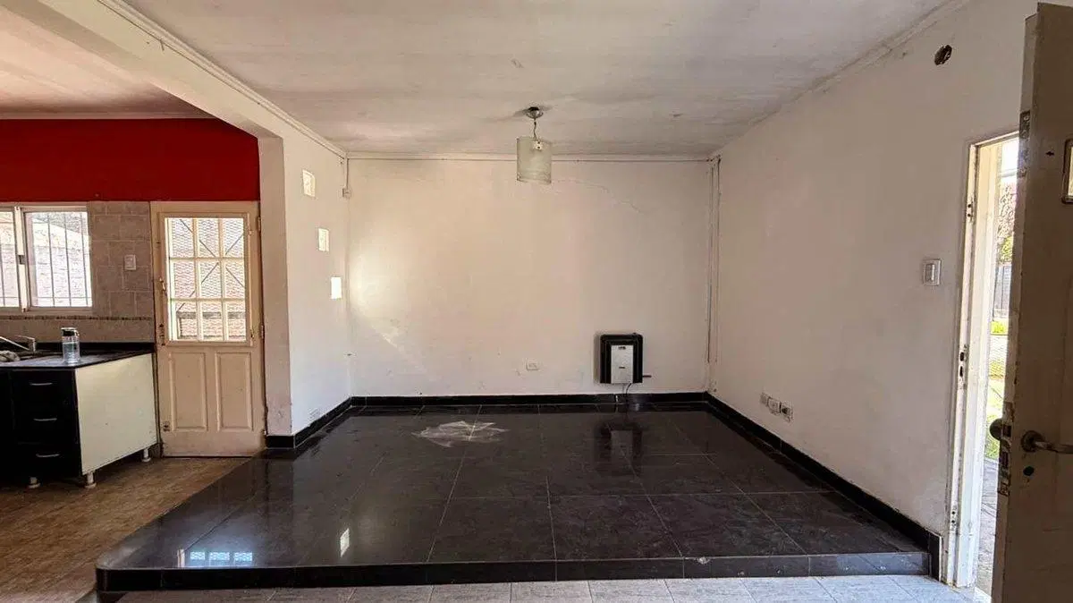 VENTA PH 3 AMBIENTES EN BURZACO C/COCHERA-PATIO 2