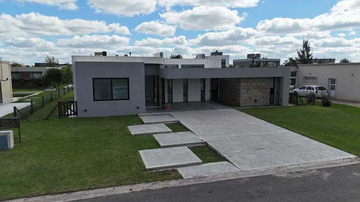 VENTA CASA 5 AMBIENTES BARRIO LA ALAMEDA  ESTRENAR 3